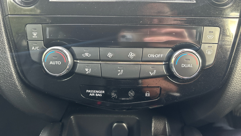 Nissan Qashqai 1.3 DiG-T Tekna 5dr Petrol Hatchback